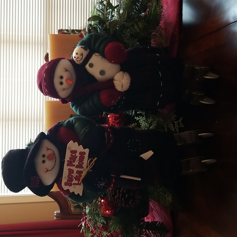Mr & Mrs Snowman and Baby on Ice skates